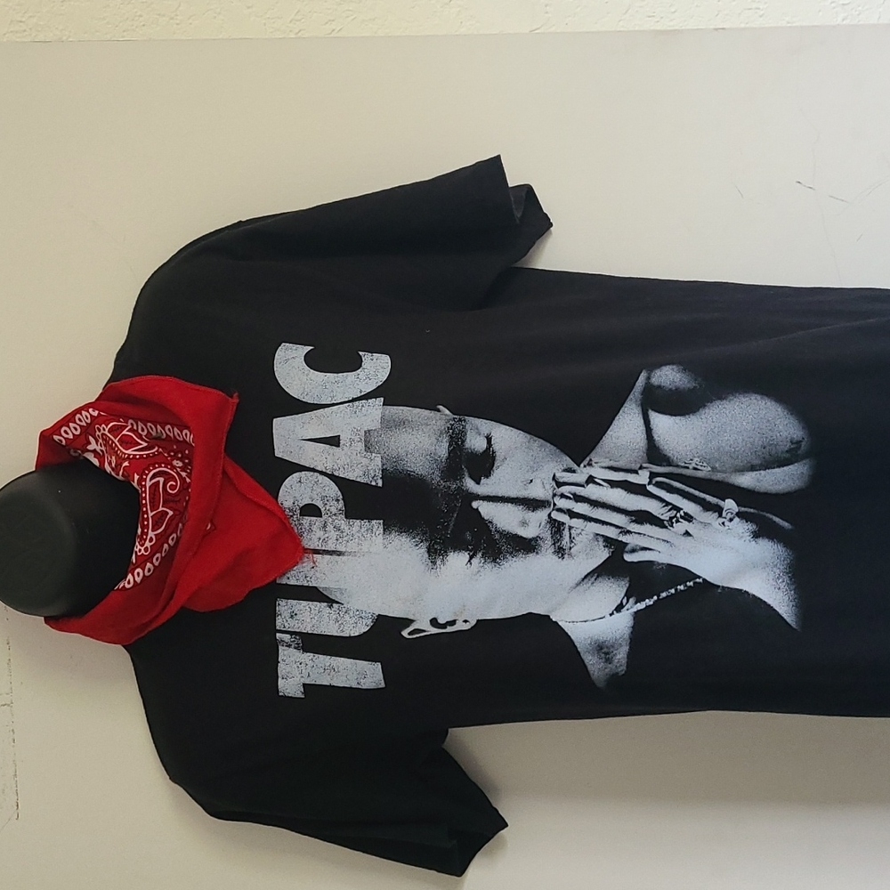 Tupac shirt